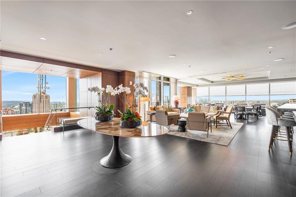 RITZ CARLTON RESIDENCES - Residential