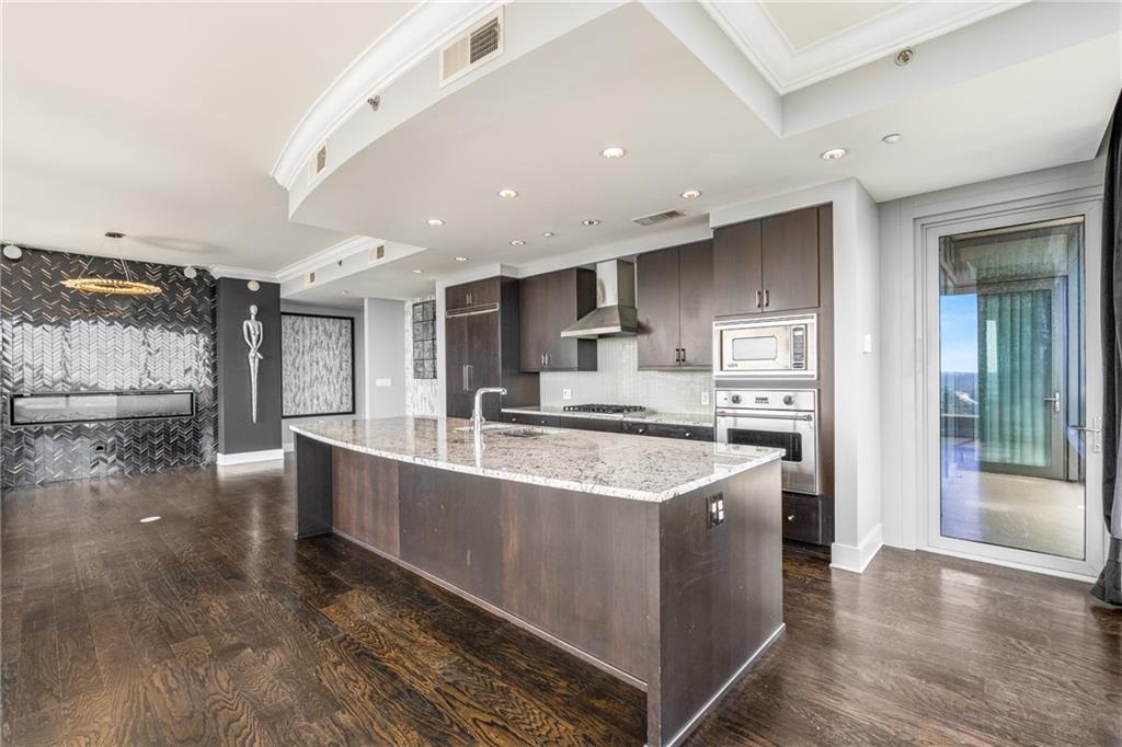 RITZ CARLTON RESIDENCES - Residential