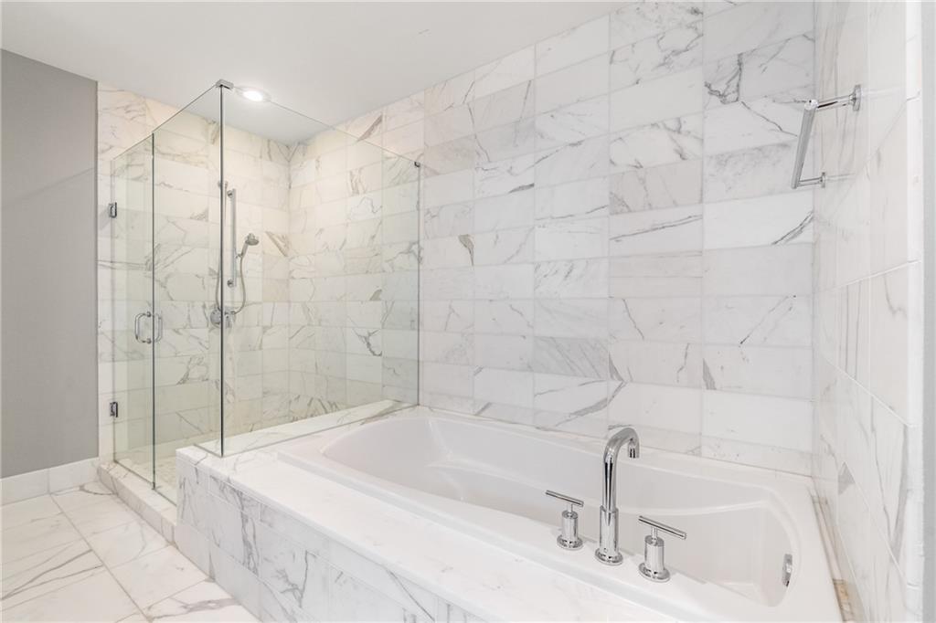 RITZ CARLTON RESIDENCES - Residential
