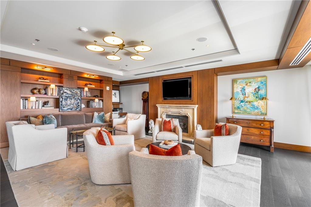 RITZ CARLTON RESIDENCES - Residential