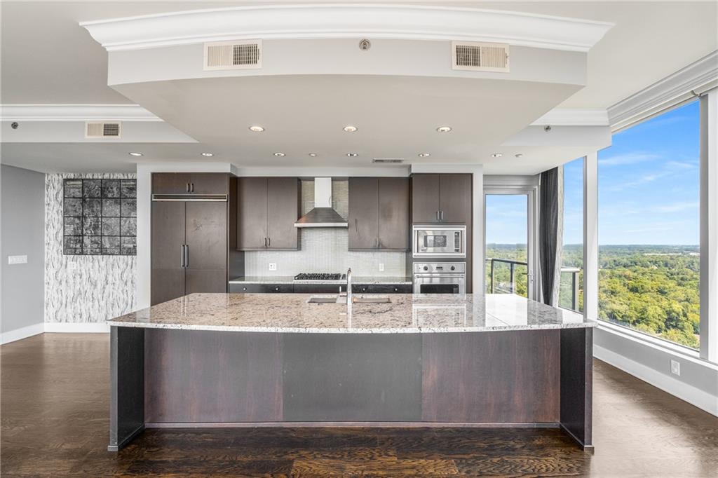 RITZ CARLTON RESIDENCES - Residential