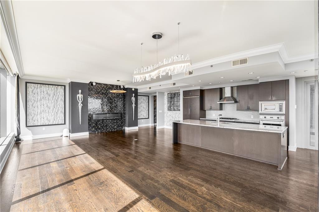 RITZ CARLTON RESIDENCES - Residential