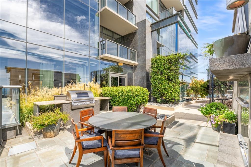 RITZ CARLTON RESIDENCES - Residential
