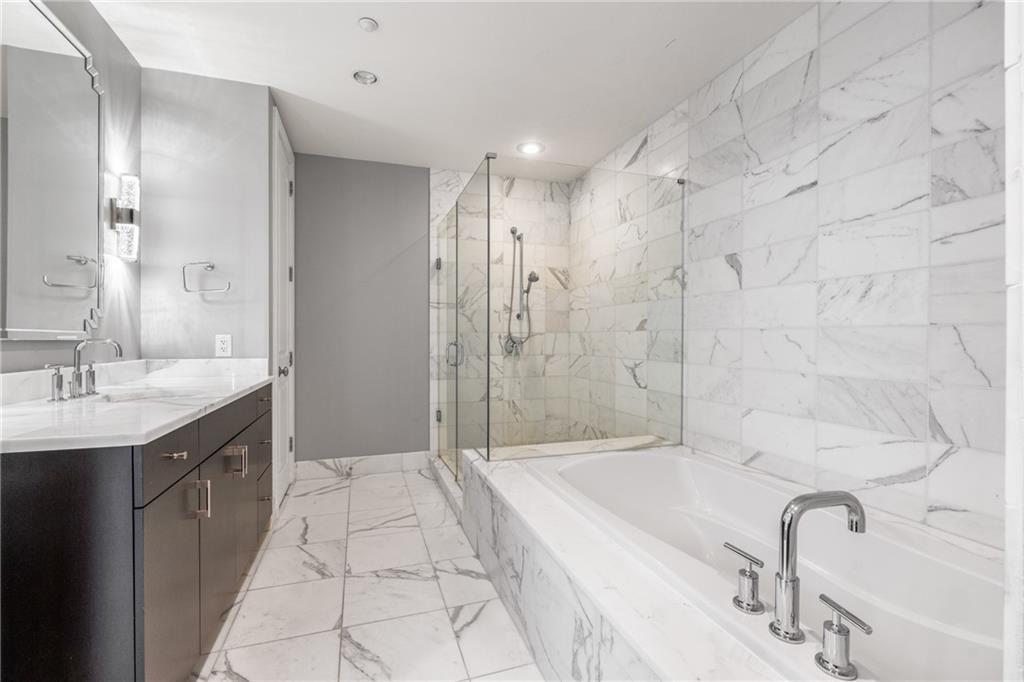 RITZ CARLTON RESIDENCES - Residential