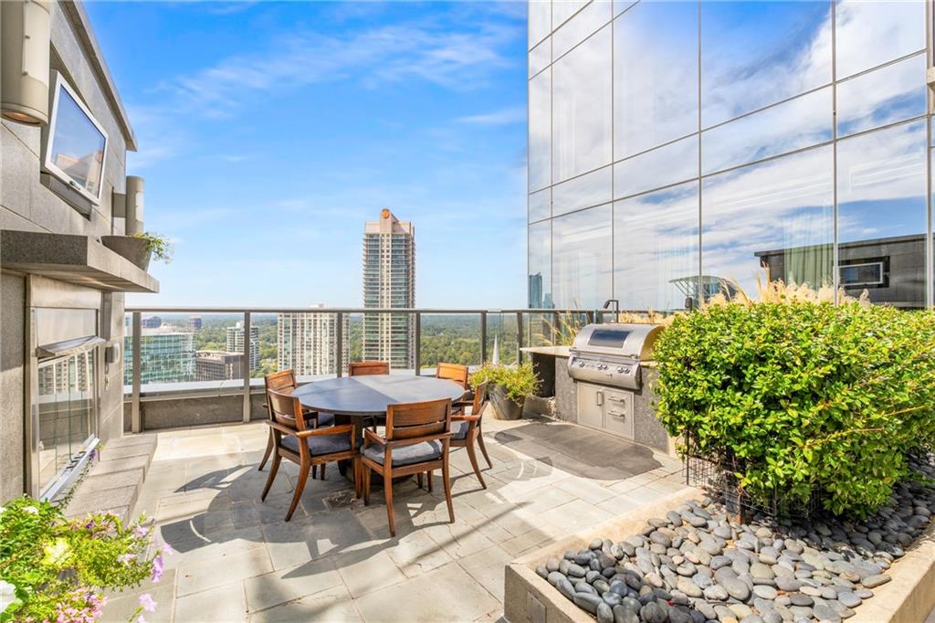 RITZ CARLTON RESIDENCES - Residential
