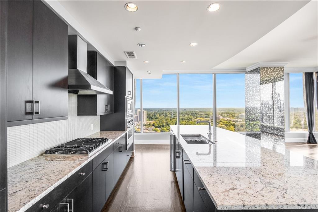 RITZ CARLTON RESIDENCES - Residential