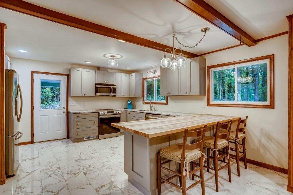 COUNTRY CLUB ESTATES - Residential