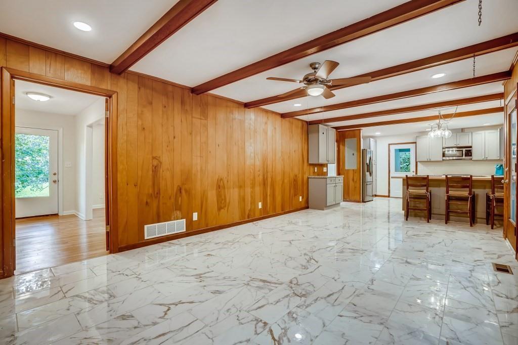 COUNTRY CLUB ESTATES - Residential