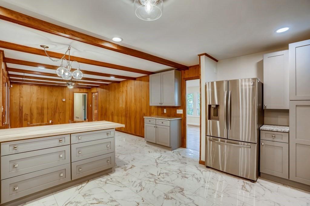 COUNTRY CLUB ESTATES - Residential