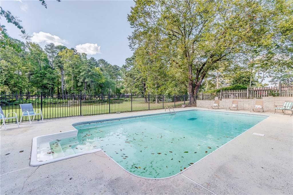 2111 Meadow Island Road