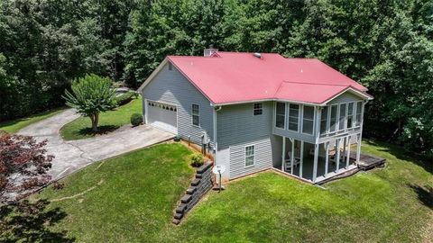 A home in Dawsonville