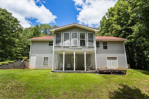 A home in Dawsonville