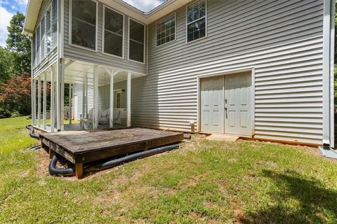 A home in Dawsonville