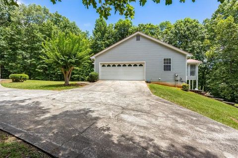 A home in Dawsonville