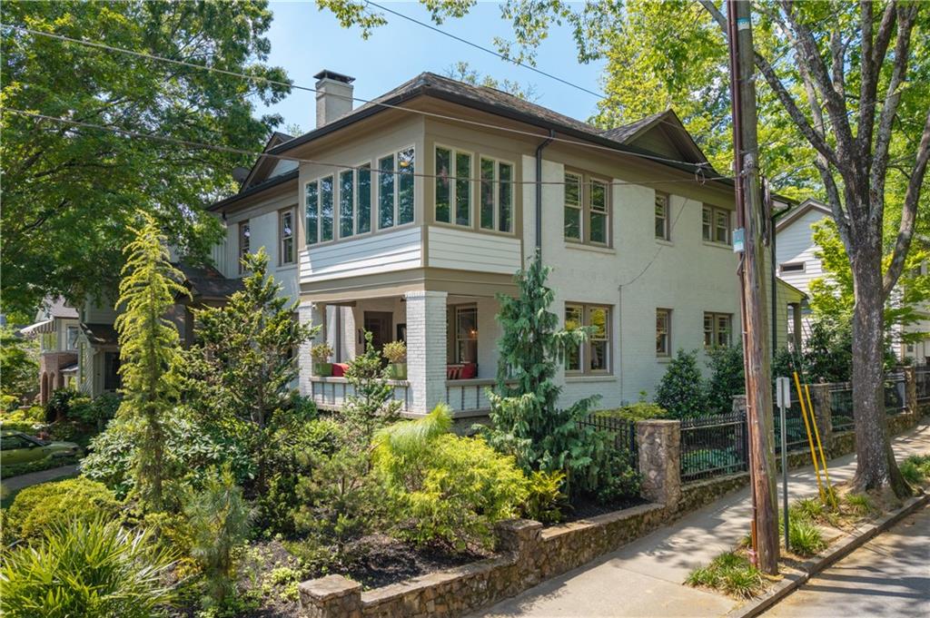 904 Charles Allen Drive NE