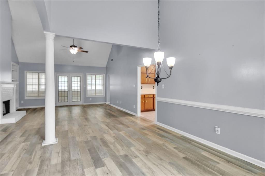401 Crosshaven Way