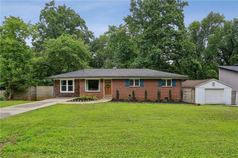 Homes For Sale - 2188 Stockbridge Drive<br/> Atlanta, GA 30316