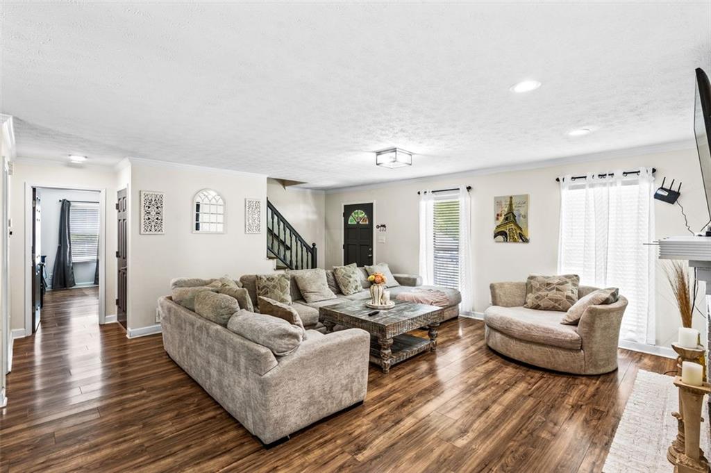 1384 SUNRISE Way