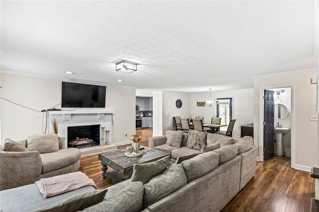1384 SUNRISE Way