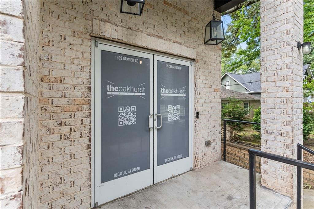 1529 Oakview Road