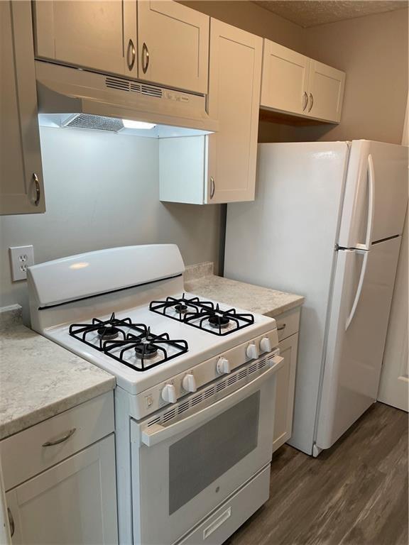 Old Roswell Corners - Residential Lease