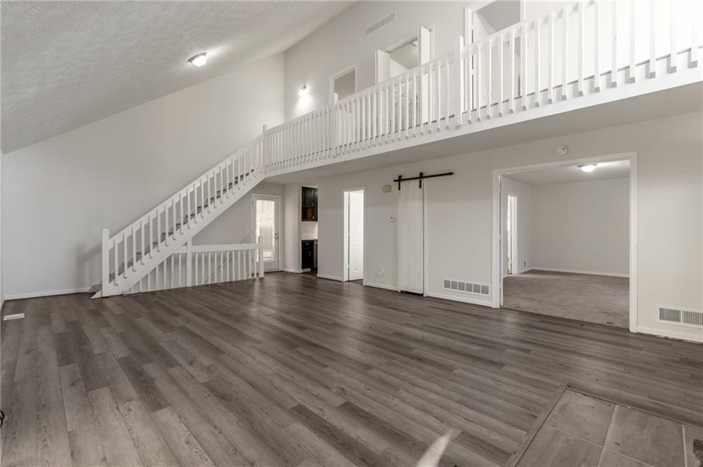 4870 Wade Valley Way