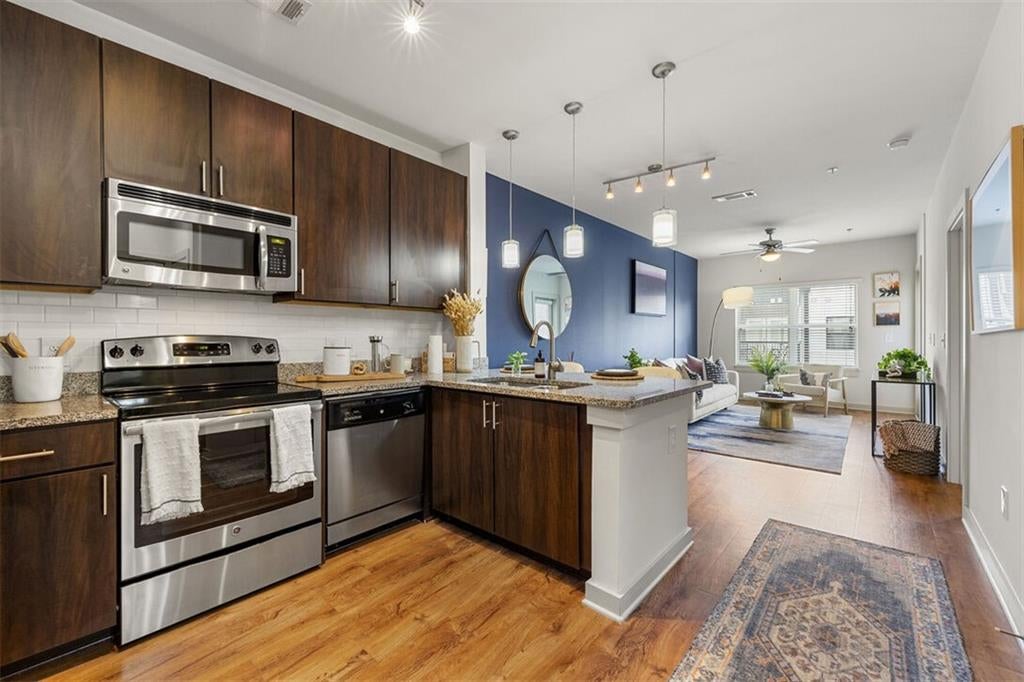 131 Ponce de Leon Avenue 121