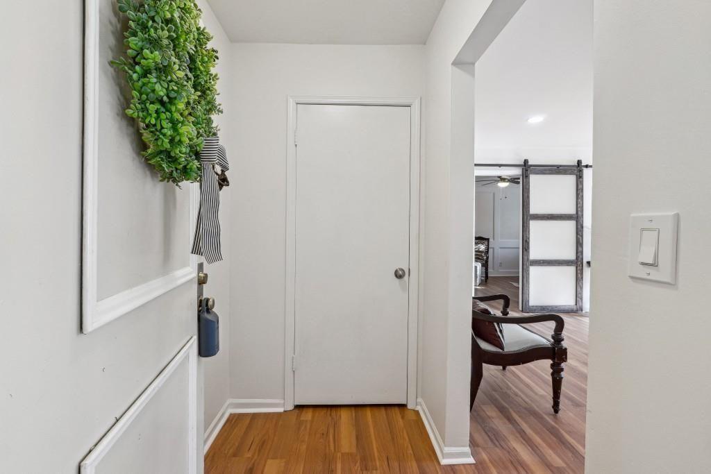 6851 Roswell Road N-20