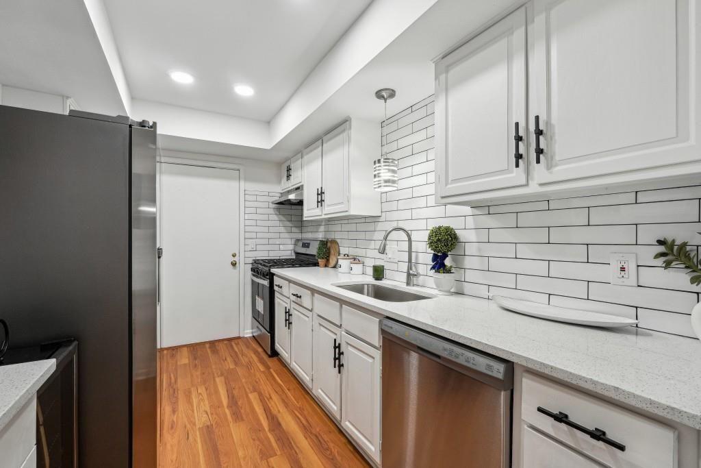 6851 Roswell Road N-20