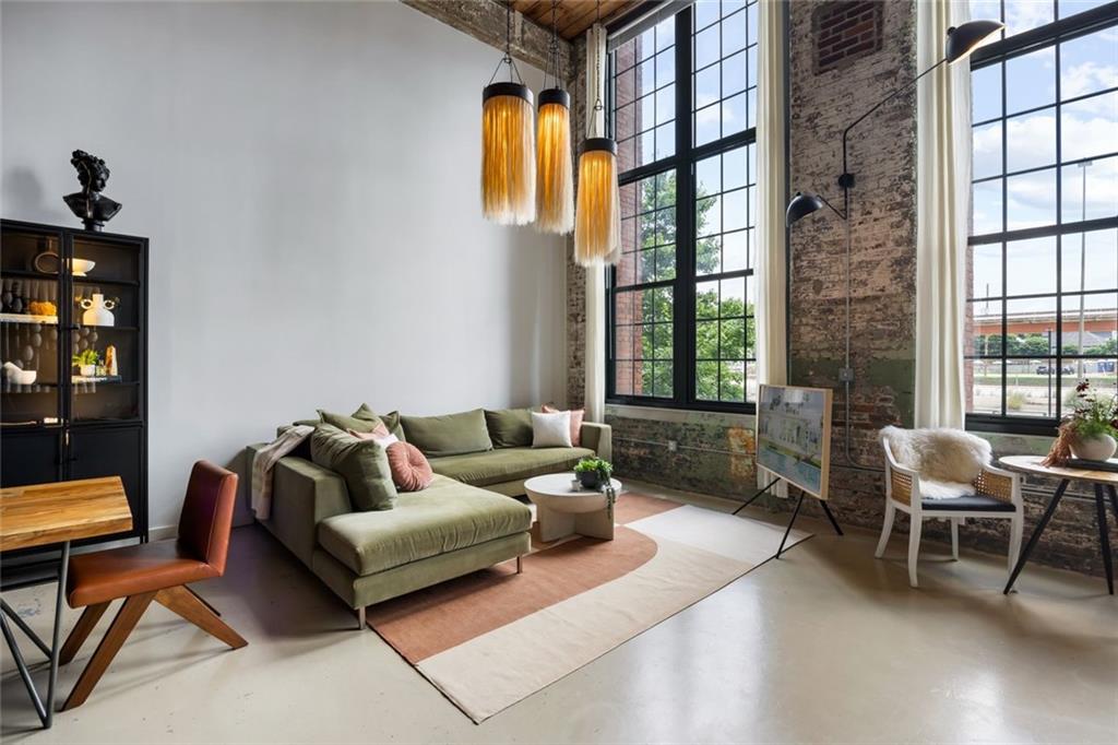 170 Boulevard SE E221