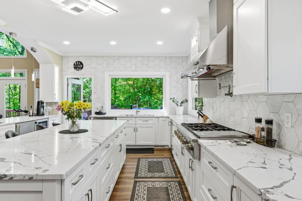 2436 Fontainebleau Drive