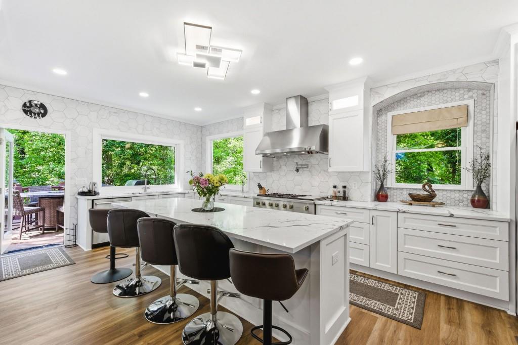 2436 Fontainebleau Drive