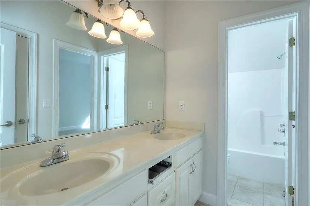 Loganville, Georgia 30052, United States, 3 Bedrooms Bedrooms, ,3 BathroomsBathrooms,Residential,Active,77456