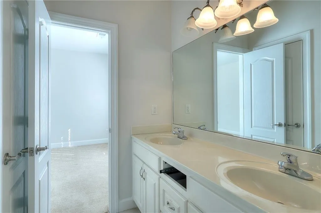 Loganville, Georgia 30052, United States, 3 Bedrooms Bedrooms, ,3 BathroomsBathrooms,Residential,Active,77456