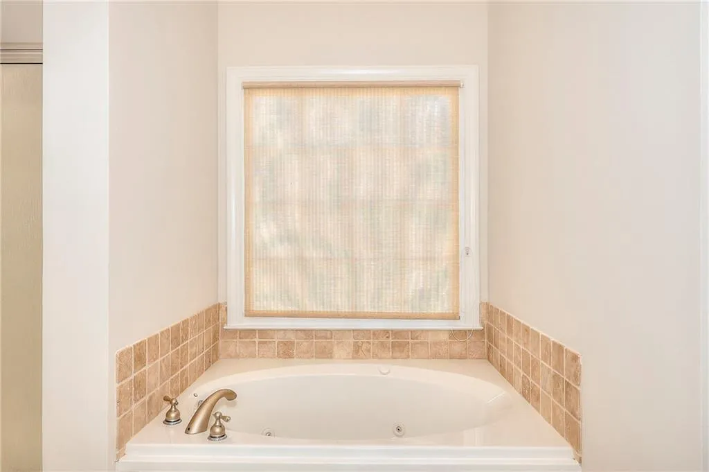 Loganville, Georgia 30052, United States, 3 Bedrooms Bedrooms, ,3 BathroomsBathrooms,Residential,Active,77456