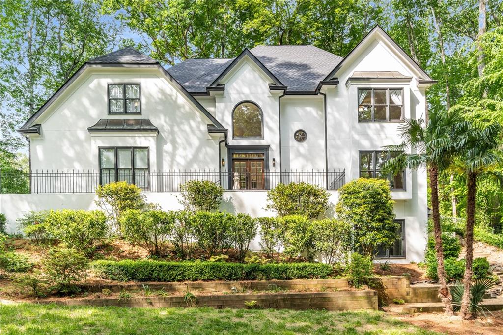 900 Edgewater Drive NW