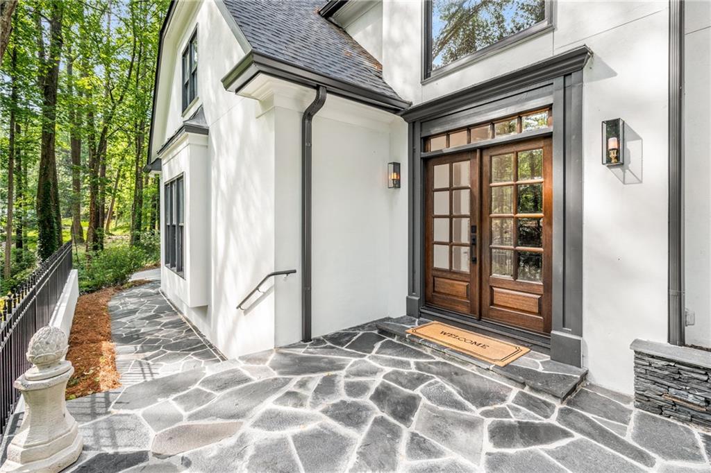 900 Edgewater Drive NW