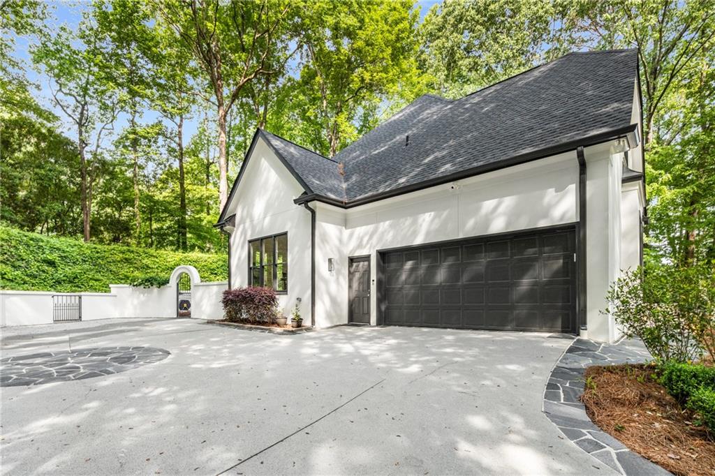 900 Edgewater Drive NW