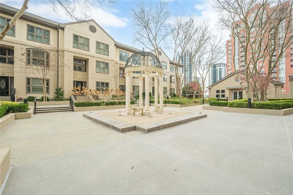 3475 Oak Valley Road NE 930