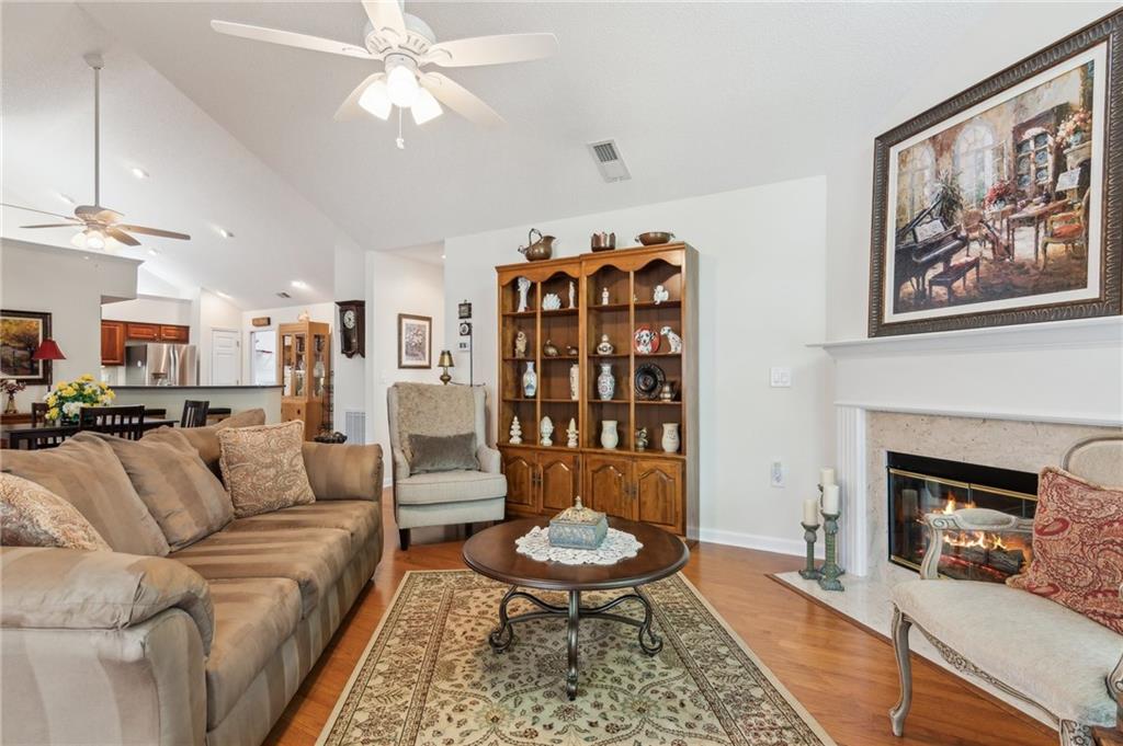 6103 Menlow Court, Cumming, Georgia image 9