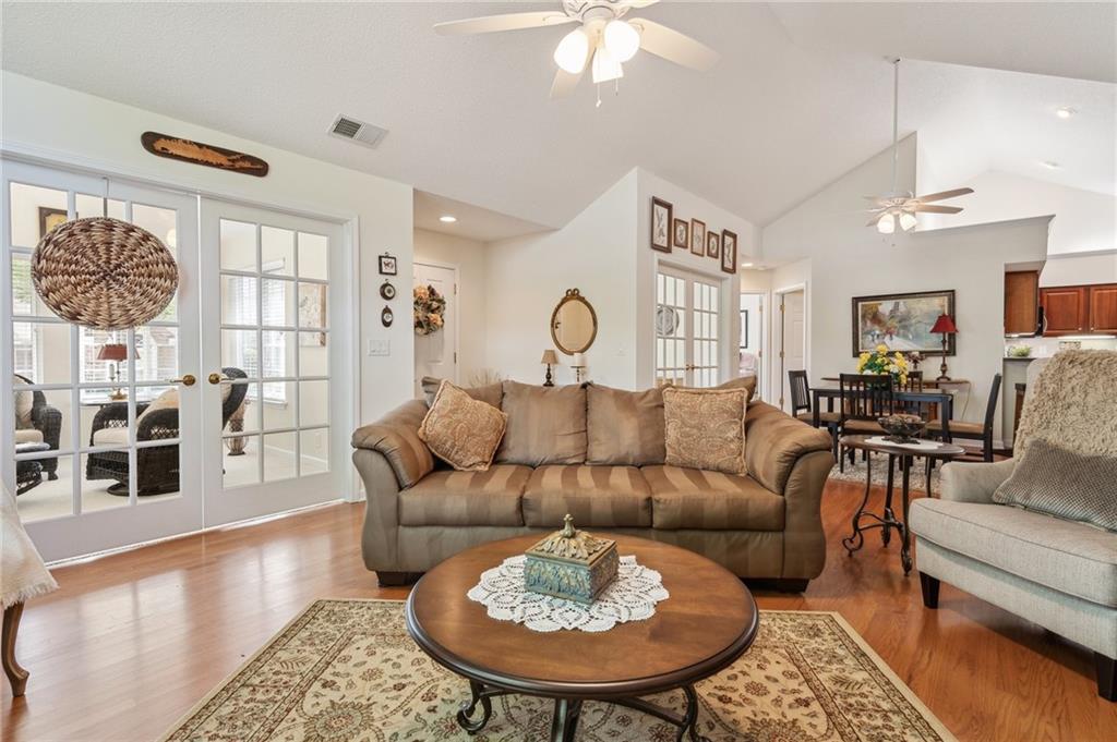 6103 Menlow Court, Cumming, Georgia image 8