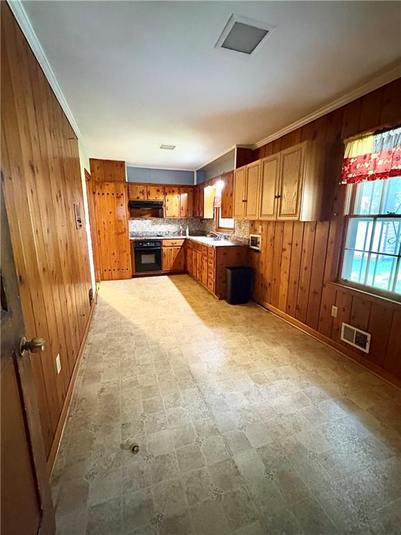 2592 Lois Ln