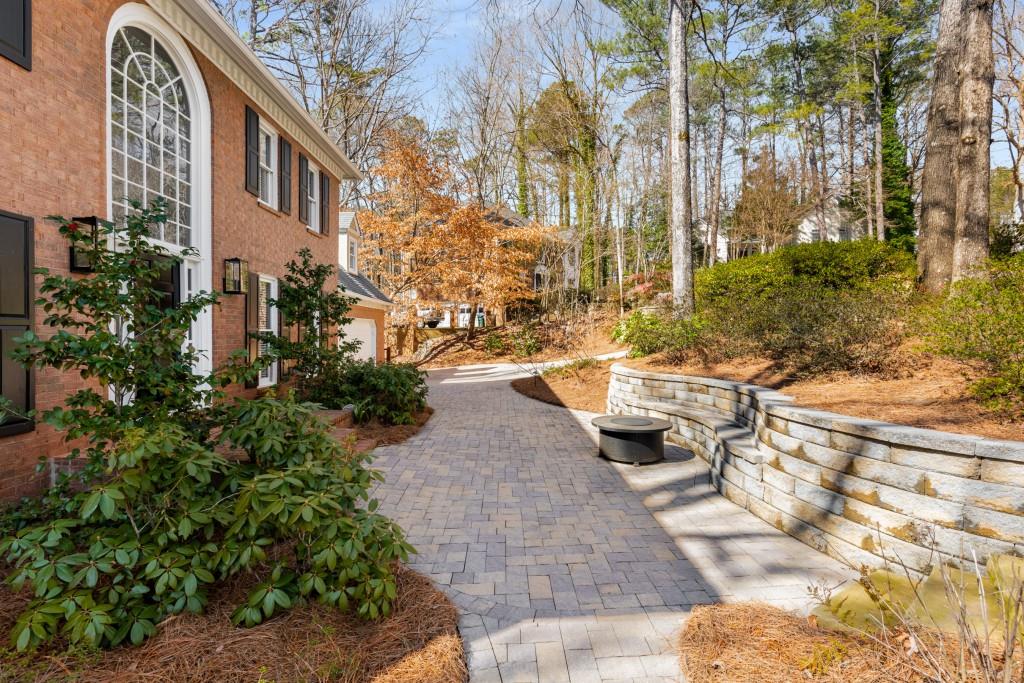 355 Highlands Trace