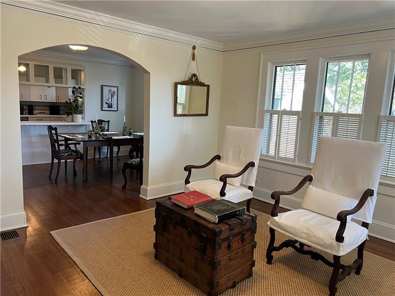 284 Lakeview Avenue NE