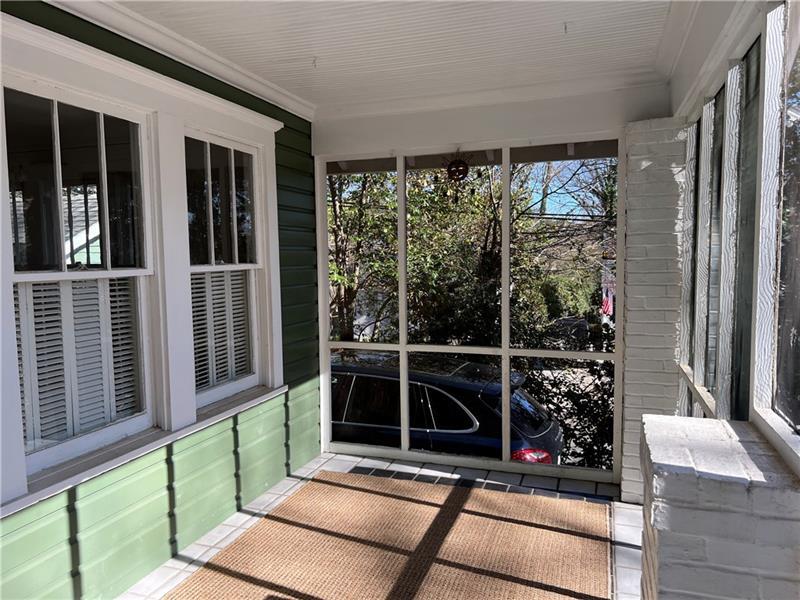 284 Lakeview Avenue NE