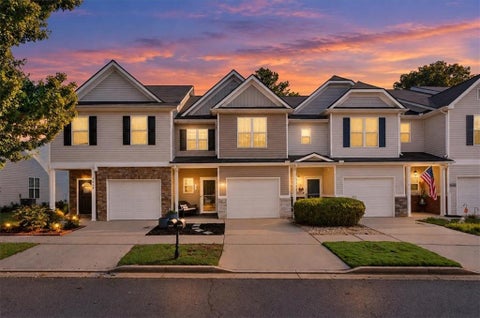 Townhouse For Sale - 4612 Beacon Ridge Lane<br/> Flowery Branch, GA 30542