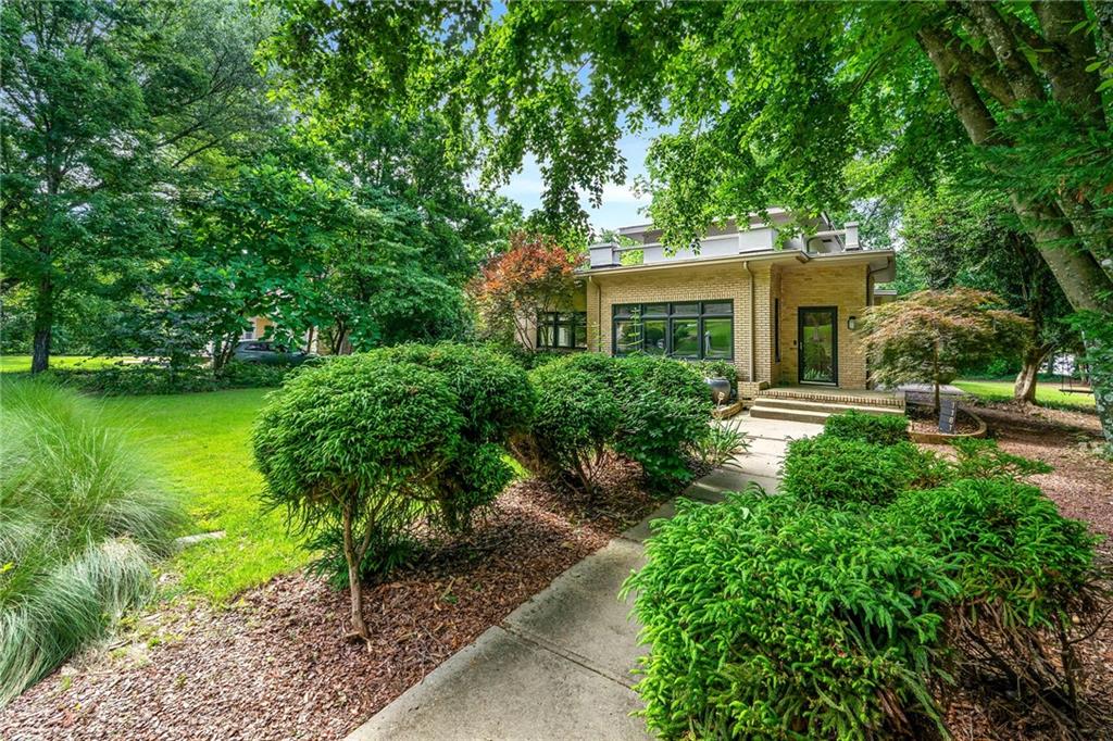 1181 Fairview Road NE