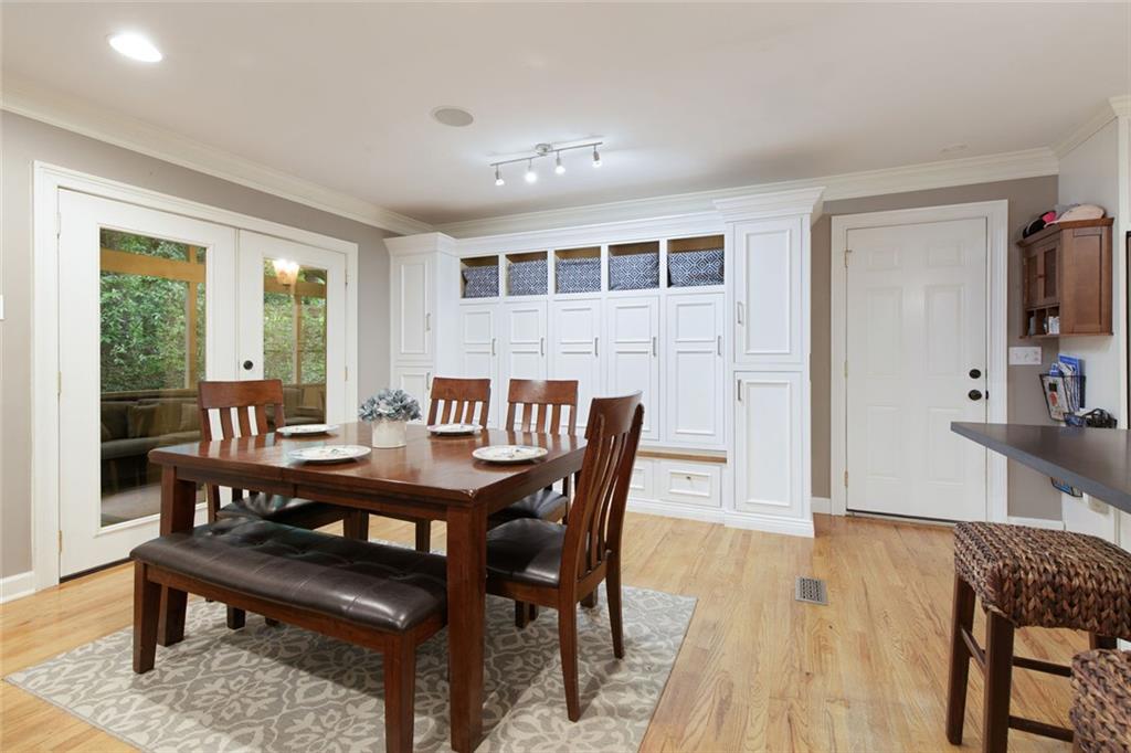 220 N Springs Court, Sandy Springs, Georgia image 7