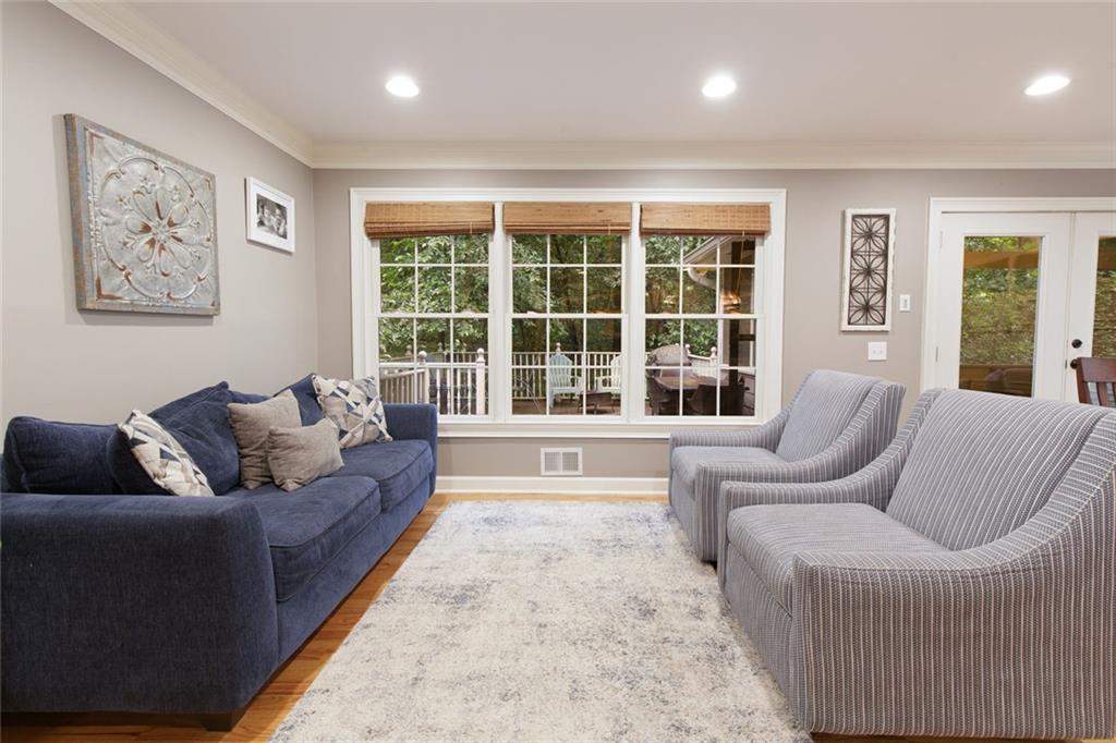 220 N Springs Court, Sandy Springs, Georgia image 9