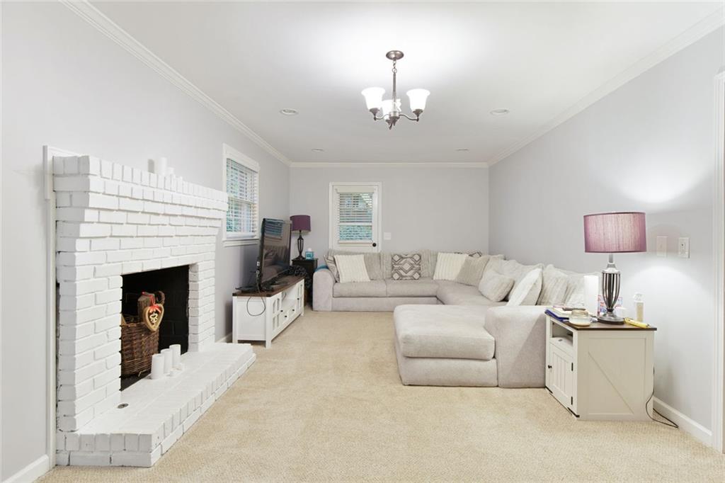 220 N Springs Court, Sandy Springs, Georgia image 10